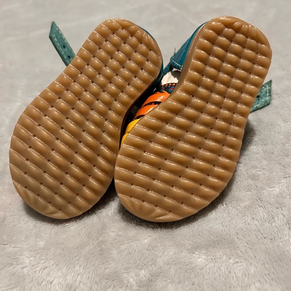 Artesanias Ceja Teal and Multicolor Sandals - Picture 3 of 5